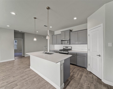15816 Farringdon Street - Photo Thumbnail 9