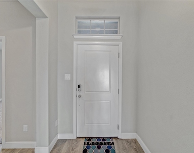 15816 Farringdon Street - Photo Thumbnail 3