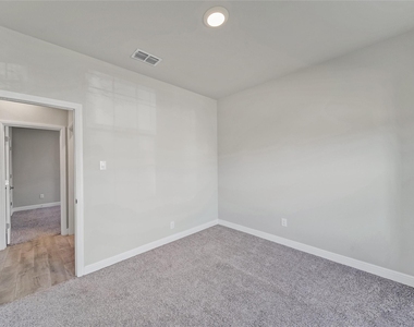 15816 Farringdon Street - Photo Thumbnail 24