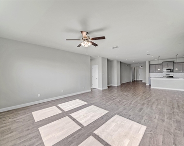 15816 Farringdon Street - Photo Thumbnail 15
