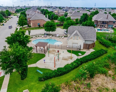 419 Aylesbury Drive - Photo Thumbnail 37