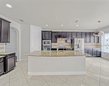 419 Aylesbury Drive - Photo Thumbnail 8
