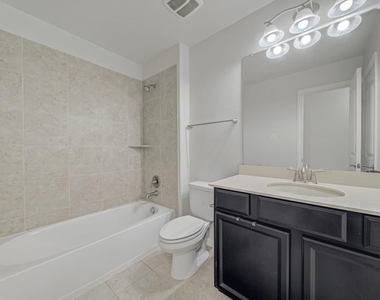 419 Aylesbury Drive - Photo Thumbnail 14