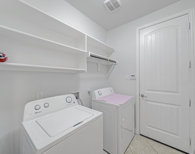 419 Aylesbury Drive - Photo Thumbnail 27
