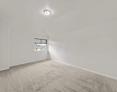 419 Aylesbury Drive - Photo Thumbnail 20