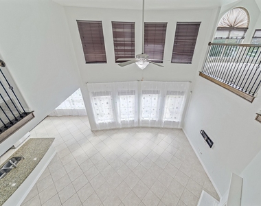 419 Aylesbury Drive - Photo Thumbnail 12