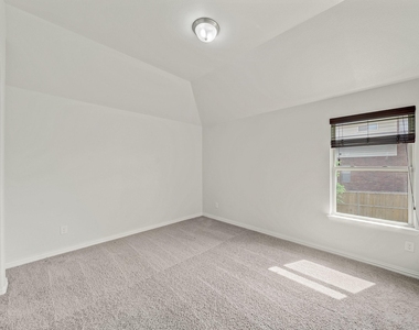 419 Aylesbury Drive - Photo Thumbnail 21