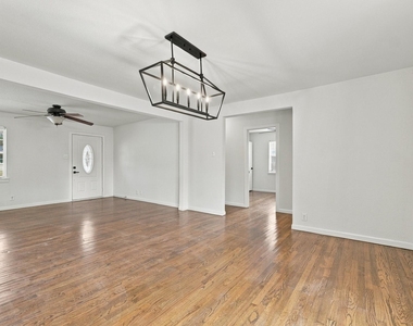 5412 Palmer Drive - Photo Thumbnail 14