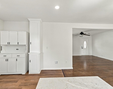 5412 Palmer Drive - Photo Thumbnail 13