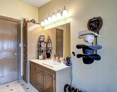 2620 Bryant Street - Photo Thumbnail 8