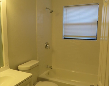 1031 Cresthaven Drive - Photo Thumbnail 9