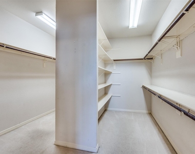 2305 Pittner Lane - Photo Thumbnail 21