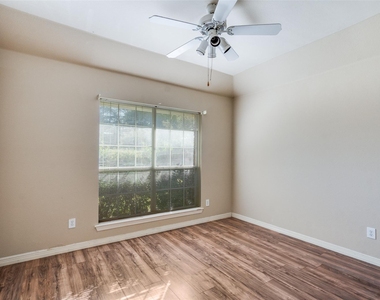 2305 Pittner Lane - Photo Thumbnail 22