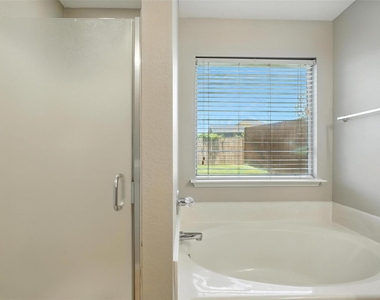 1516 Marti Drive - Photo Thumbnail 15