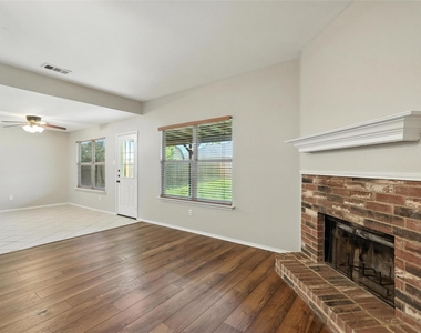 1516 Marti Drive - Photo Thumbnail 4