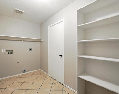 1516 Marti Drive - Photo Thumbnail 11