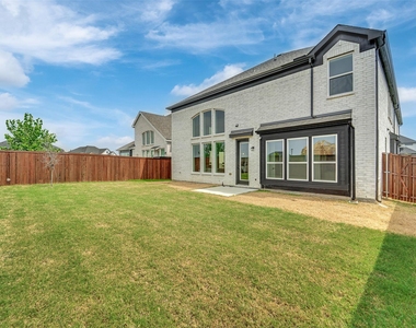 804 Meadow Holly Drive - Photo Thumbnail 37