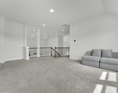 804 Meadow Holly Drive - Photo Thumbnail 23