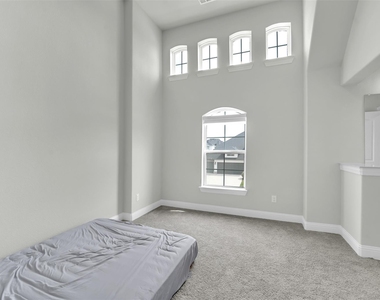 804 Meadow Holly Drive - Photo Thumbnail 34