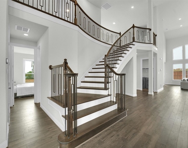804 Meadow Holly Drive - Photo Thumbnail 20