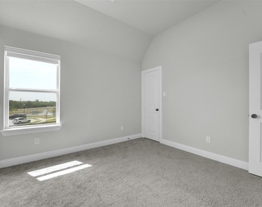 804 Meadow Holly Drive - Photo Thumbnail 28