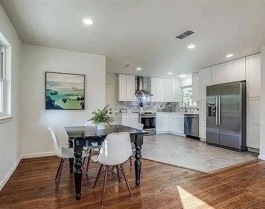 1220 Danville Drive - Photo Thumbnail 2