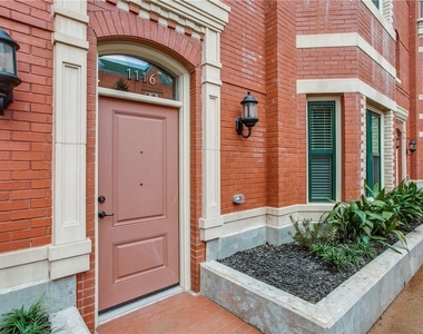 2525 State Street - Photo Thumbnail 2