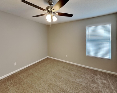 2717 Lazy Oak Drive - Photo Thumbnail 13