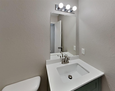 2717 Lazy Oak Drive - Photo Thumbnail 16
