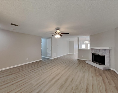 2717 Lazy Oak Drive - Photo Thumbnail 2