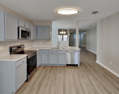 2717 Lazy Oak Drive - Photo Thumbnail 5