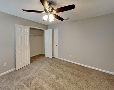 2717 Lazy Oak Drive - Photo Thumbnail 12