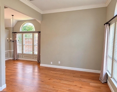 3708 Stockport Drive - Photo Thumbnail 2