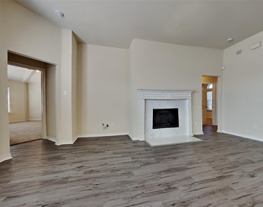 4408 Fox Meadows Lane - Photo Thumbnail 2
