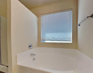 4408 Fox Meadows Lane - Photo Thumbnail 10