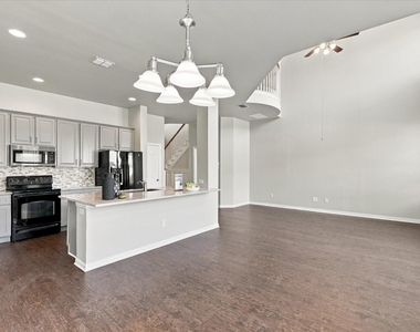 4018 Milan Drive - Photo Thumbnail 6