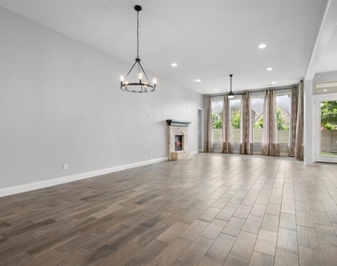 1217 7th Street - Photo Thumbnail 3