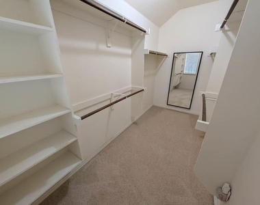 4666 Perthshire Court - Photo Thumbnail 9