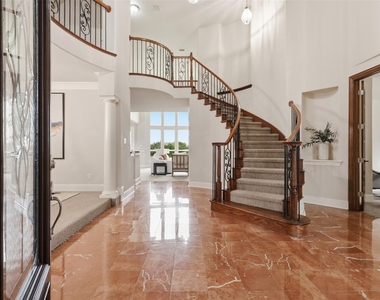 2841 Meadow Ridge Drive - Photo Thumbnail 4