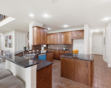 2841 Meadow Ridge Drive - Photo Thumbnail 7