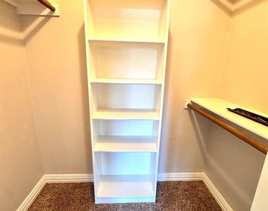 1216 Plaza Way - Photo Thumbnail 25