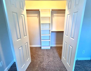 1216 Plaza Way - Photo Thumbnail 24