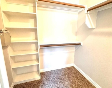 1216 Plaza Way - Photo Thumbnail 17