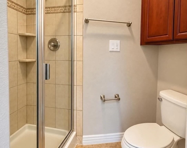 1216 Plaza Way - Photo Thumbnail 21