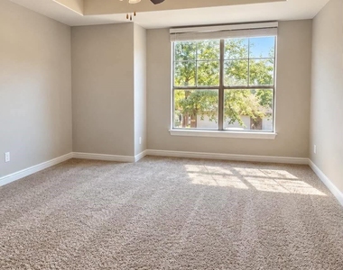 1216 Plaza Way - Photo Thumbnail 14