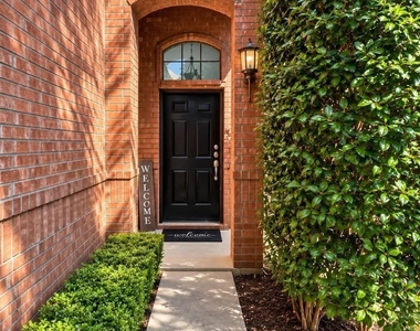 1216 Plaza Way - Photo Thumbnail 3