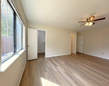 2525 Norway Drive - Photo Thumbnail 10