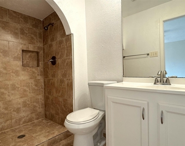 2525 Norway Drive - Photo Thumbnail 11