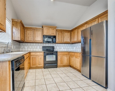 312 Lone Oak Drive - Photo Thumbnail 24