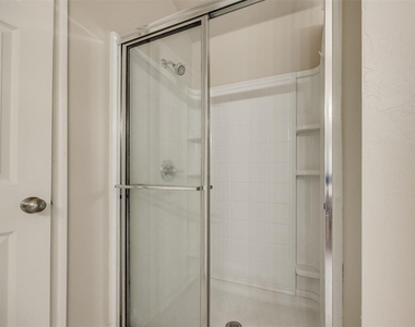 312 Lone Oak Drive - Photo Thumbnail 39